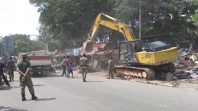 Seratusan Kios Liar Simpang Frengki Akhirnya Digusur