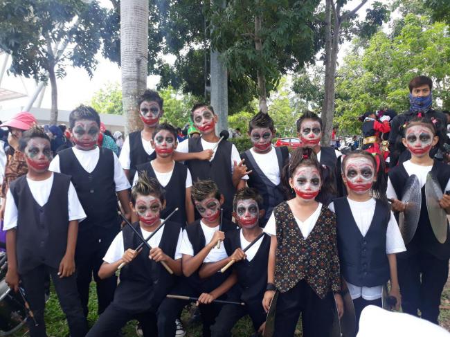 Battle Marching Band, SD 001 Sei Beduk Tampil Garang dengan Riasan Joker