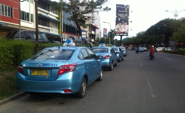 Taksi Mangkal di Pinggir Jalan di Nagoya, Pak Polisi di Mana?