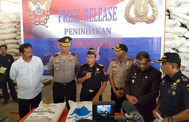 Selain Bahan Peledak, BC Kepri Tegah 948 Balpres dari Malaysia