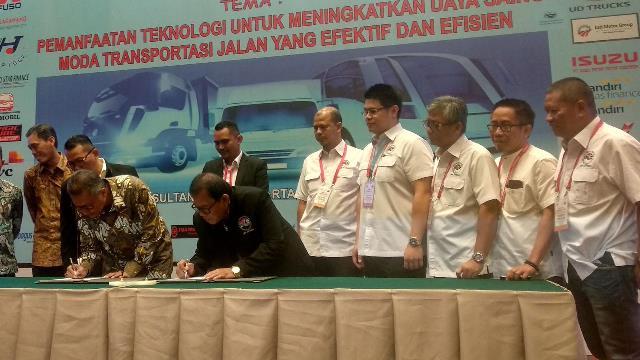 PGN Pasok Gas Alam Cair untuk 3.000 Truk Aptrindo