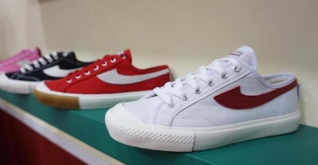 Viral Pertarungan Dua Merek Sepatu Lokal, Compass Vs Campess 