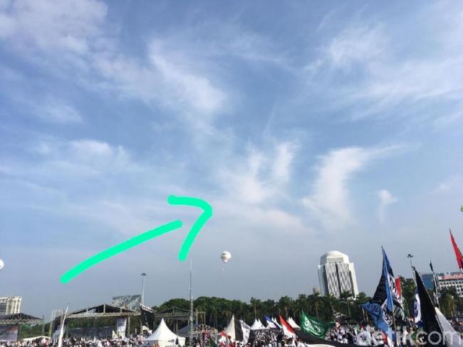 Massa Reuni 212 Heboh karena Awan Dianggap Mirip Lafas Allah