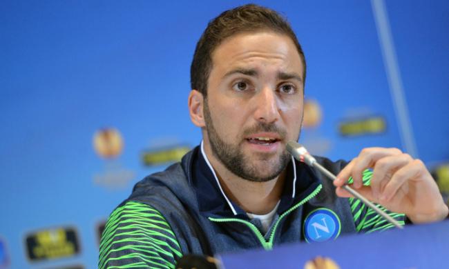 Higuain Resmi Berkostum Juventus 