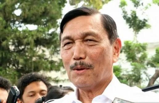 Luhut Minta Pemda Percepat Penerbitan Izin Usaha di Daerah