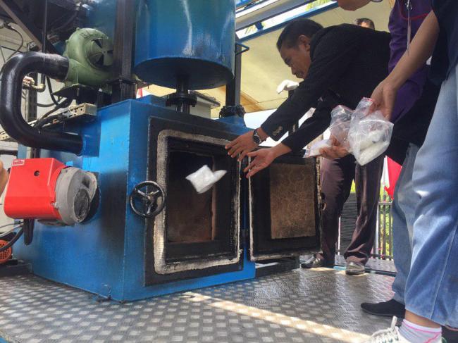 BNN Musnahkan Sabu dari Pemilik Warung hingga Penyelundup di Hang Nadim