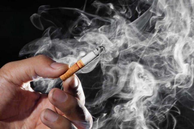 WHO Sebut Jumlah Perokok Buat Angka Kematian Corona di RI Tinggi