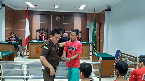 Yohana HRD Vanholanno Hanya Bisa Menangis Diancam Pisau