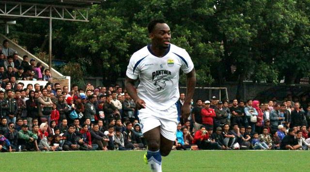 Media Ghana: Essien Kejar Yabes, Mirip Anak TK Kejar-kejaran?