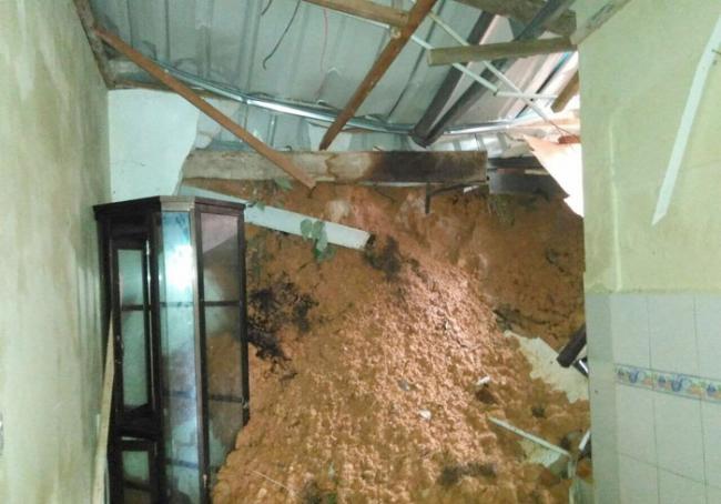 Hujan Malam Tahun Baru, 4 Rumah Terkena Longsor di Tiban Palem