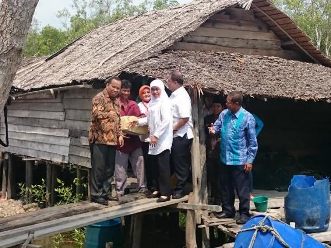 Menteri Sosial Beri Rp 500 Juta untuk Bedah Rumah di Meranti