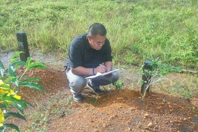 Terlalu..! Orang Sudah Meninggal Masih Didaftarkan Parpol, KPU Sampai Verifikasi ke Kuburan