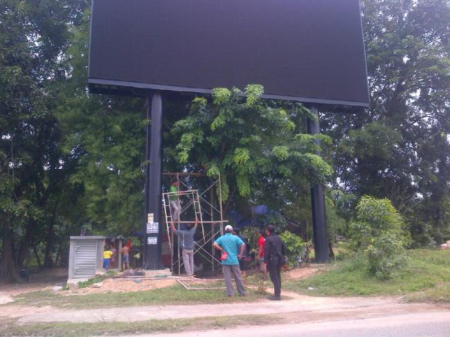 Duh, Reklame Videotron Jadi "Korban" Proyek Jalan Layang Simpang Jam
