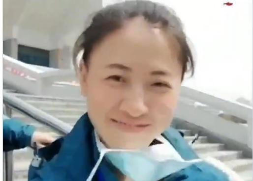 RS Darurat Ditutup, Staf Medis di Wuhan Lepas Masker Sambil Senyum