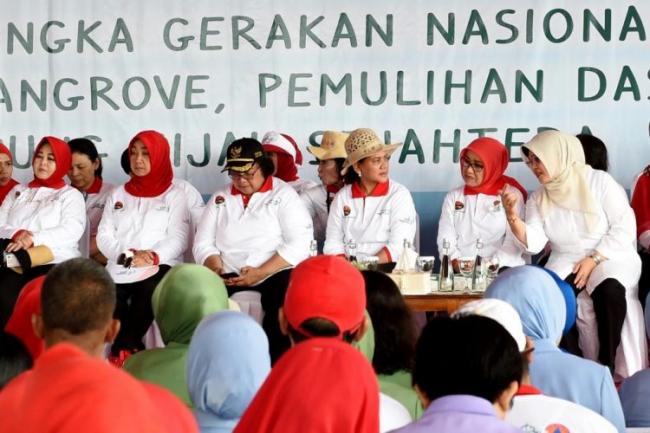Iriana dan Rosmeri Saksikan Kebulatan Tekad Pelajar Kepri