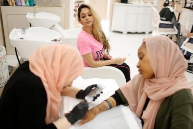 Mengintip Kesibukan Salon Muslimah di Amerika Menjelang Idul Fitri