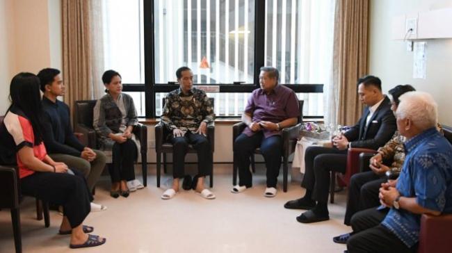 Jokowi: Seluruh Masyarakat Indonesia Doakan Kesembuhan Ani Yudhoyono