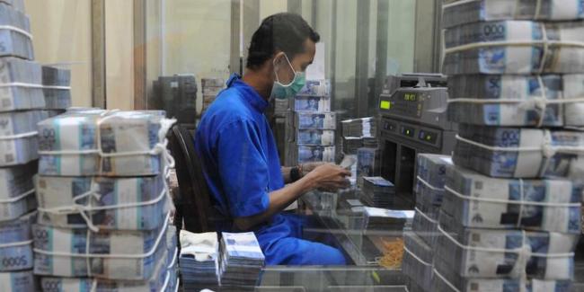 Rupiah Terpuruk ke Rp 15.000/USD, Hati-Hati Kinerja Perbankan