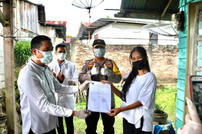 Kapolres Lingga Dampingi Petugas Cek Kesehatan ODP Covid-19 di Singkep, Hasilnya Negatif