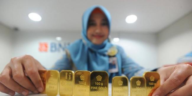 Harga Emas Masih Bertahan di Rp 996.000 per Gram