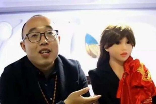 Frustasi, Insinyur China Nikahi Robot Buatannya Pakai Upacara Adat