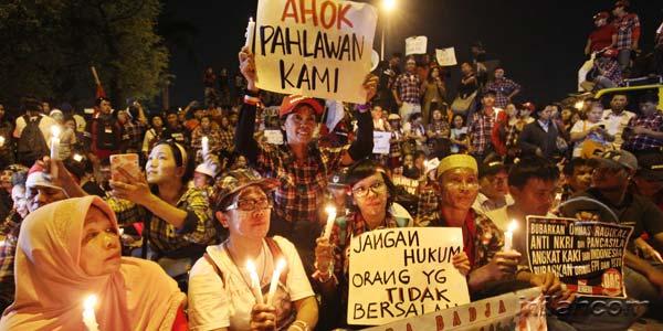 Malam Ini, Pendukung Ahok Bakar Lilin Keprihatinan di Area Welcome to Batam 