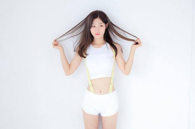 Artis Cantik Korea Ini Diejek: Pinggang Kecil Kepala Besar