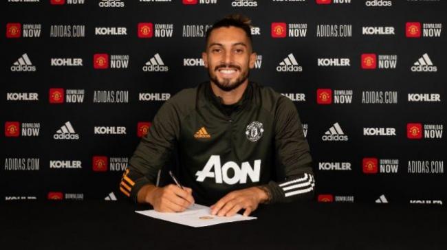 Bek MU Alex Telles Kembali Terpapar Corona