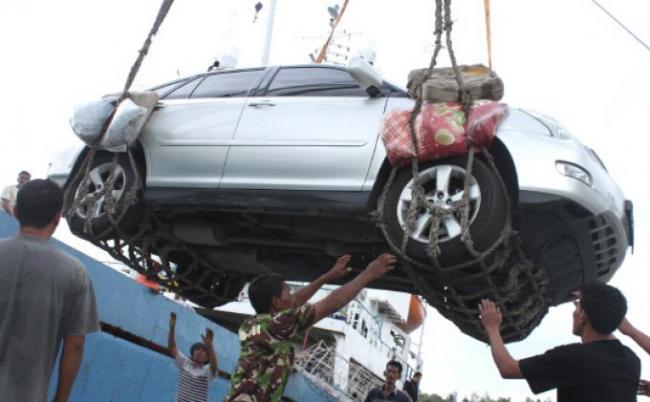 Kapal Penyelundup 4 Mobil Mewah Asal Singapura Sempat Kandas