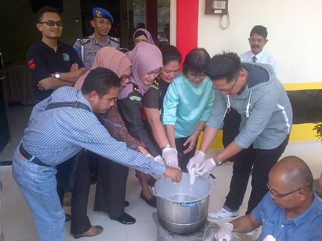Satres Narkoba Polresta Barelang Musnahkan 1.421 gram Sabu