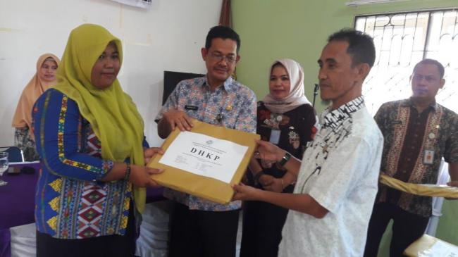 Bapenda Karimun Serahkan SPPT di Setiap Kecamatan