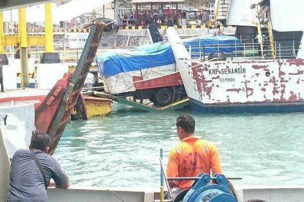 KMP Senangin Tunda Layani Rute Batam-Dabo Singkep