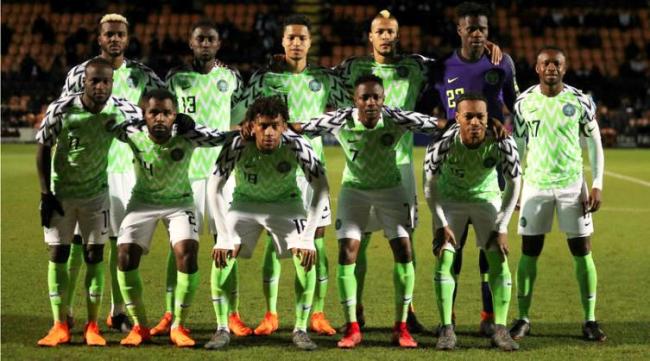 Duh, Sebuah Bajaj Turut Jadi Korban Kreatifitas Fans Timnas Nigeria