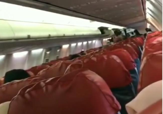 Video Menegangkan di Kabin Pesawat Lion Air Batam-Lampung yang Tergelincir