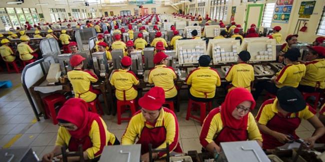 Dua Karyawan Produksi Rokok Sampoerna Meninggal Positif Corona, Pabrik Terpaksa Tutup