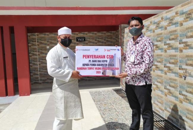 Melalui Program CSR, Bank Riau Kepri Serahkan Bangunan Tempat Wudhu Masjid Al-Hijrah 2020