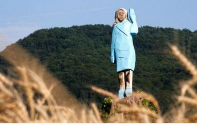 Patung Melania Trump di Slovenia Disebut Mirip Orang-orangan Sawah