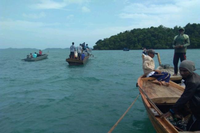 Tim Pencari Temukan Jaring Diduga Milik Nelayan Hilang di Perairan Lingga