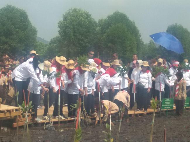 Wartawan Kecewa Tak Bisa Berbincang dengan Iriana Jokowi di Batam
