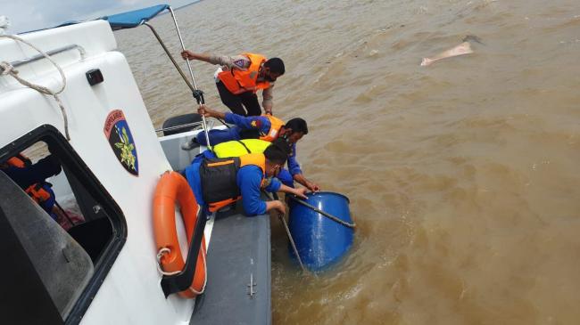 Polair Karimun Cari Awak Speedboat Diduga Karam di Perairan Kundur