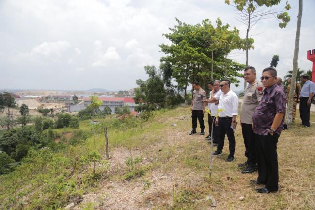 Komisi III Tinjau Proyek Pembangunan Sarana dan Prasarana Mako Brimob