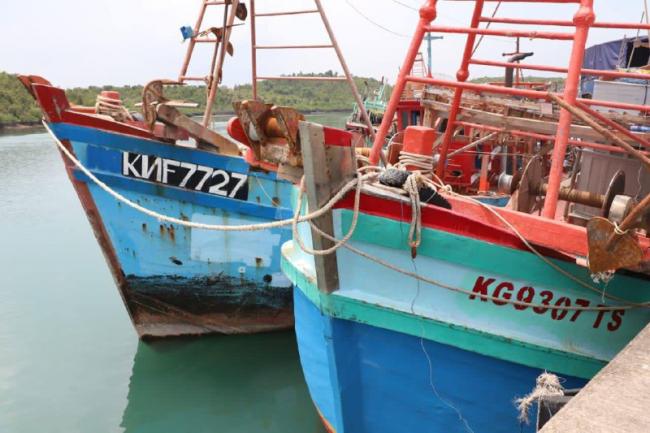 Ngerinya Kapal Vietnam, Pakai Pair Trawl Gasak Ikan di Laut Natuna