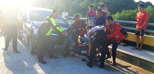 Pengemudi Sepeda Motor Terlibat Kecelakaan dengan Mobil di Jembatan 3 Bintan