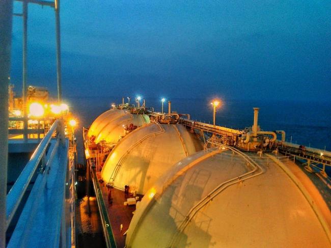 FSRU Lampung Siap Kirim LNG ke PLN
