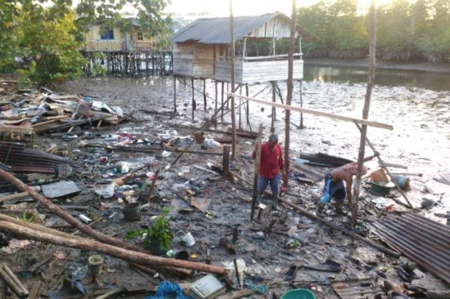 Polsek Tanjungpinang Timur Bantu Warga Kota Piring Bangun Rumah