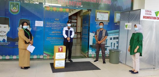 Hood Foundation dan Relawan Batam Fight Covid-19 Salurkan APD ke Tenaga Medis