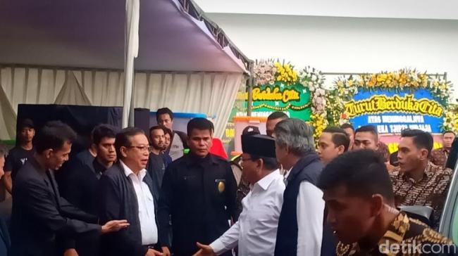 Prabowo Melayat ke Rumah Duka Eka Tjipta