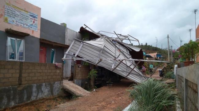 Puting Beliung Hancurkan Atap Rumah Warga di Tanjungpiayu