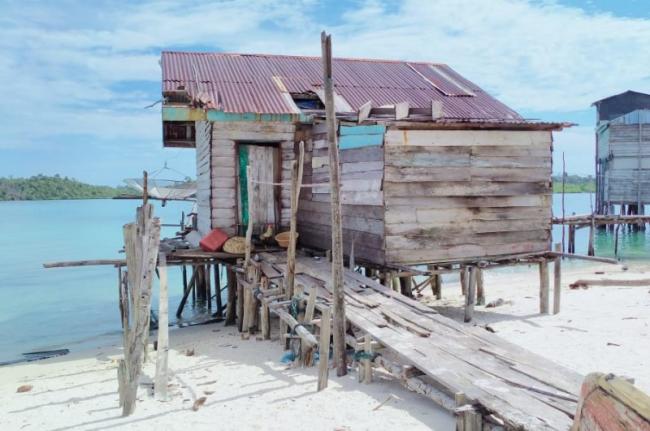 Rumah Warga Suku Laut Pulau Kuang di Lingga Memprihatinkan