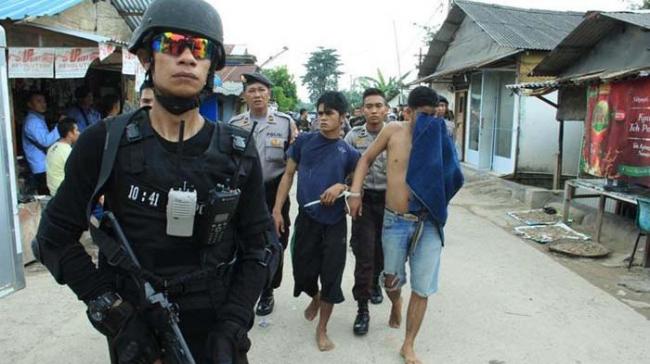 [BREAKINGNEWS] Polisi Kembali Gerebek Kampung Aceh Batam